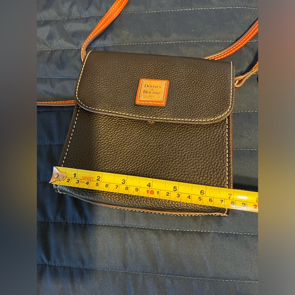 Dooney & Bourke crossbody - Picture 9 of 9